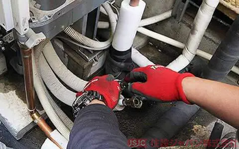 既存エコキュートのヒートポンプユニット配管の取り外し2