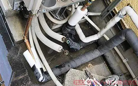 既存エコキュートの給水配管・給湯配管の取り外し2