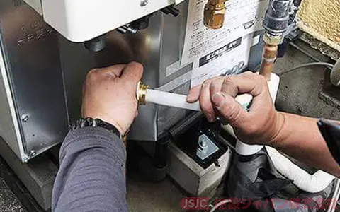 エコキュートの給湯配管の接続4