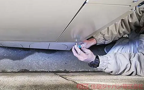 エコキュート脚部カバーの取り付け2